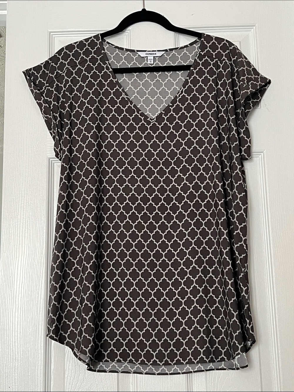 Express Women's Gray Geometric V-Neck Blouse